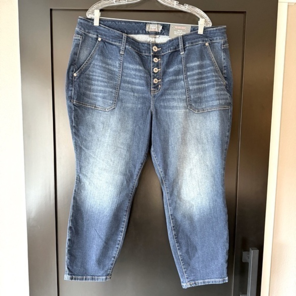 NWT Torrid Feel the fit mid-rise skinny jeans size 22XS (extra short)